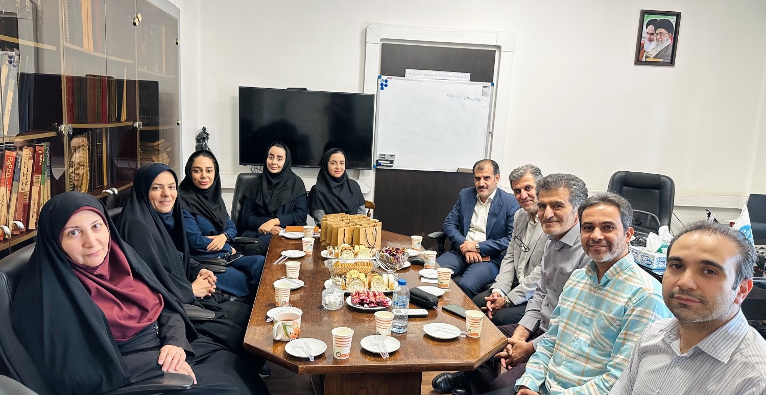 برگزاری مراسم تقدیر از همکاران اداره کل بودجه و اعتبارات به مناسبت روز کارمند