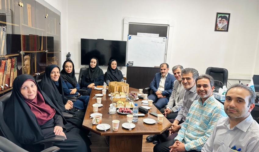 برگزاری مراسم تقدیر از همکاران اداره کل بودجه و اعتبارات به مناسبت روز کارمند